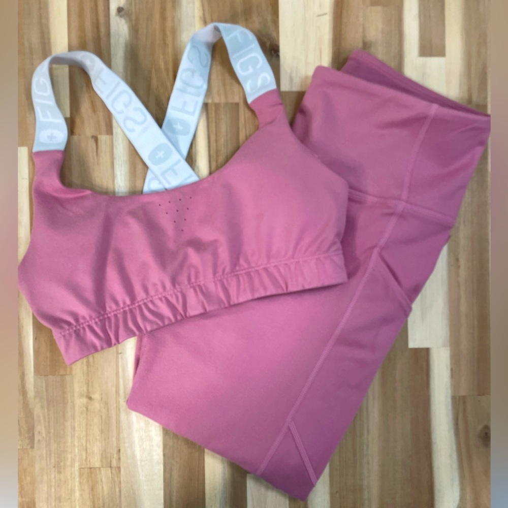 FIGS 🩷 Performance Underscrub Legging and Performance Underscrub Sport Bra